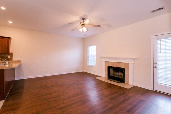 Building Photo - 3851 Dylan Pl