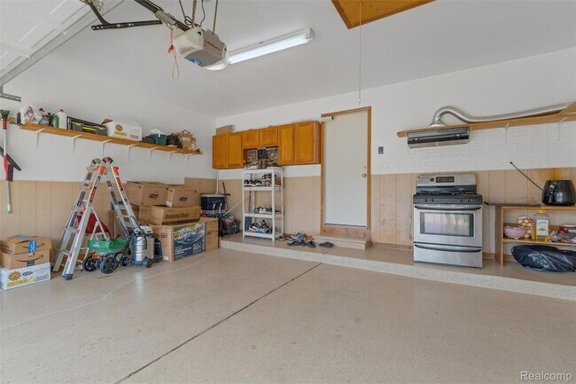 Building Photo - 47105 Liberty Bell Rd E