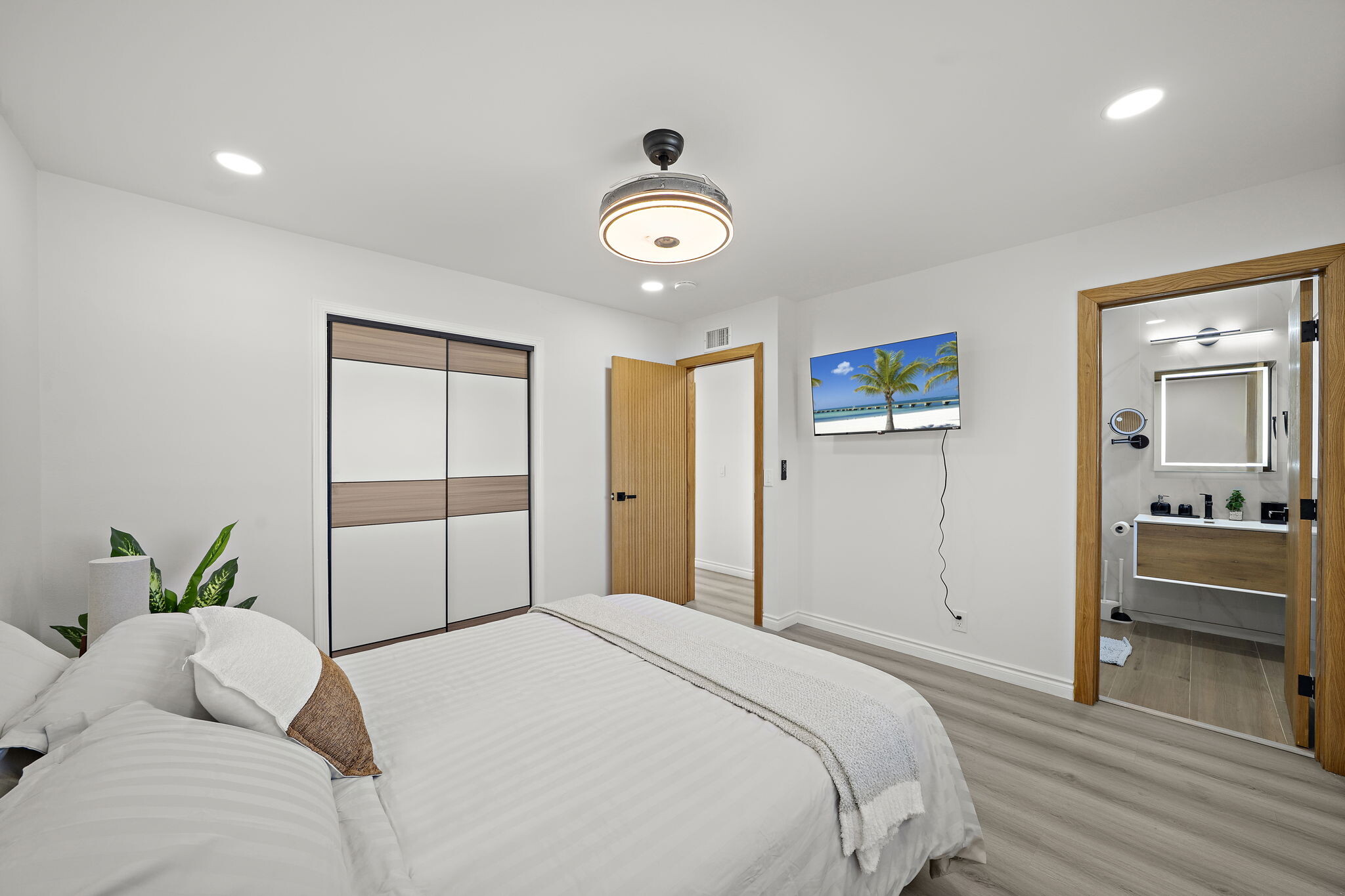 master bedroom - 5591 Heil Ave