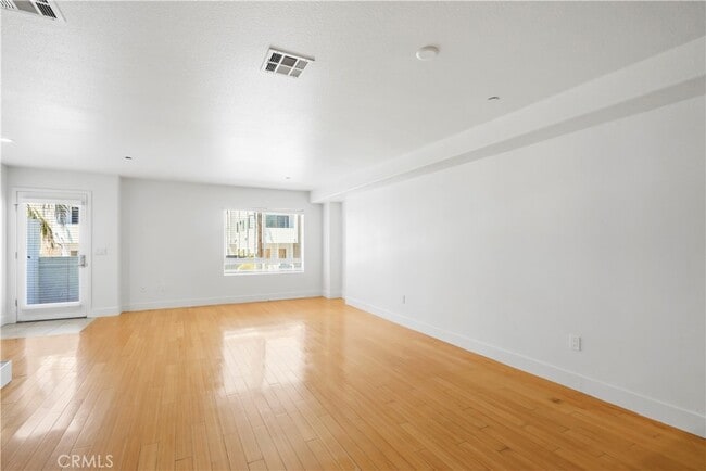 Building Photo - 11312 Huston St