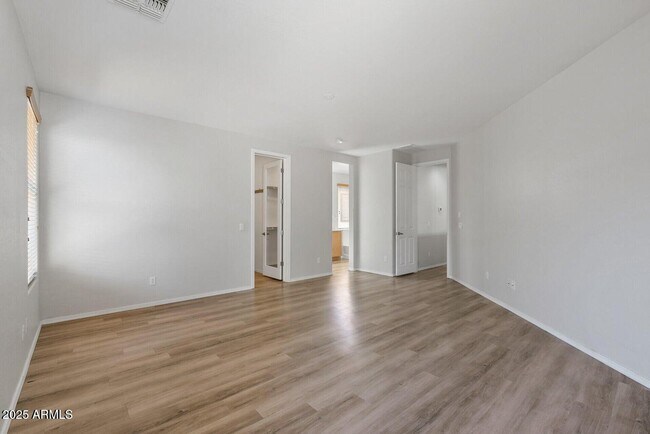 Building Photo - 18391 W Stinson Dr