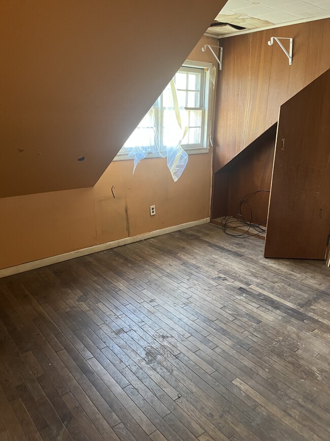 Building Photo - 1110 N Bowman Ave