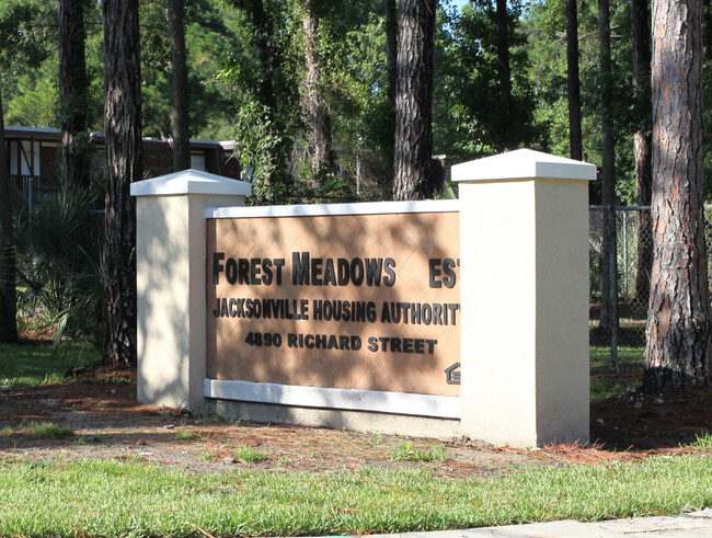 Building Photo - Forest Meadows West