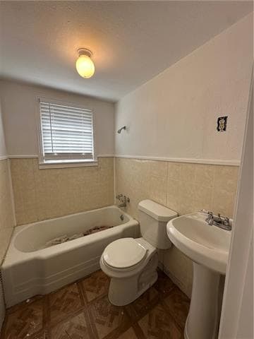 Building Photo - 806 Robinson Dr