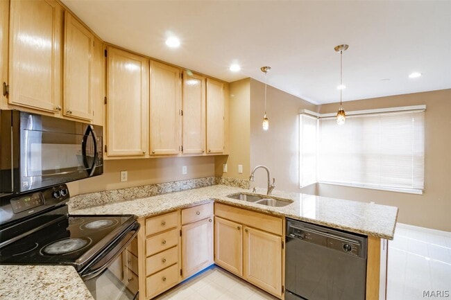 Building Photo - 3309 Lower Lakes Estates Dr