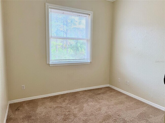 Building Photo - 2349 Max Ct