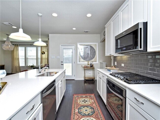 Building Photo - 177 Carlina Lp