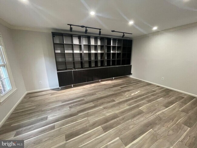 Building Photo - 9609 Barkston Ct