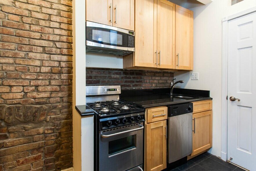 Building Photo - 493 Second Ave (27th & 28th St), #12