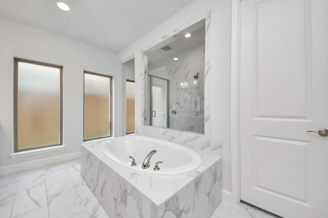 Building Photo - 11430 Bush Clover Dr