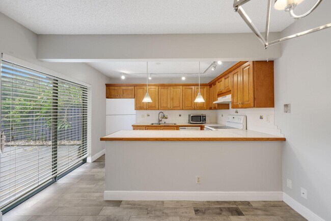 Building Photo - 3665 Silver Lace Ln
