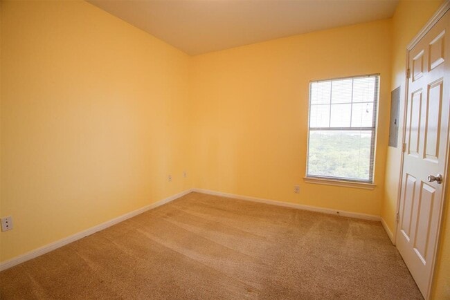 Building Photo - 2320 Gracy Farms Ln