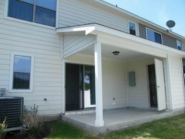 Building Photo - 401 Buttercup Creek Blvd