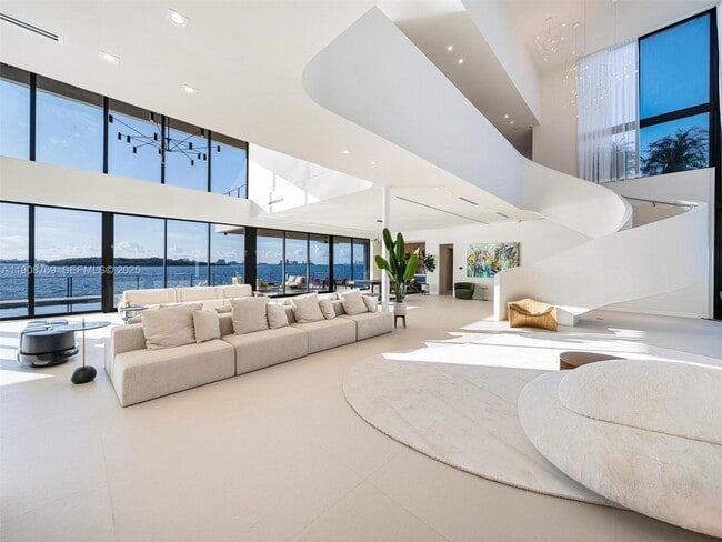 Building Photo - 11400 N Bayshore Dr