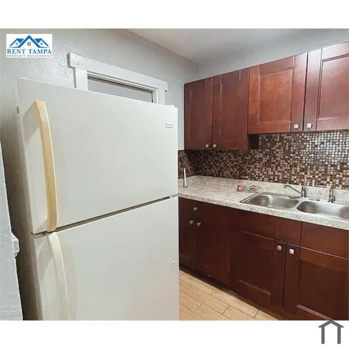 Building Photo - 761 22nd Ave S