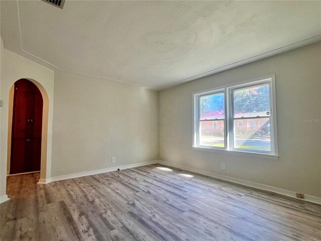 Building Photo - 510 S Florida Ave