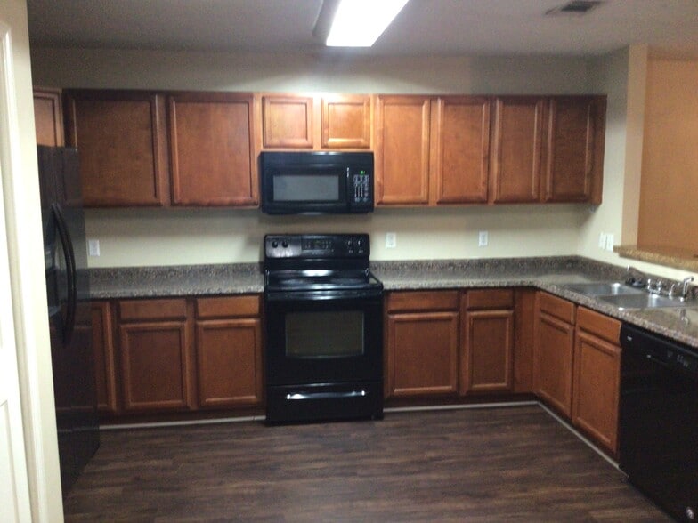 Building Photo - 7 Holly Springs Cir