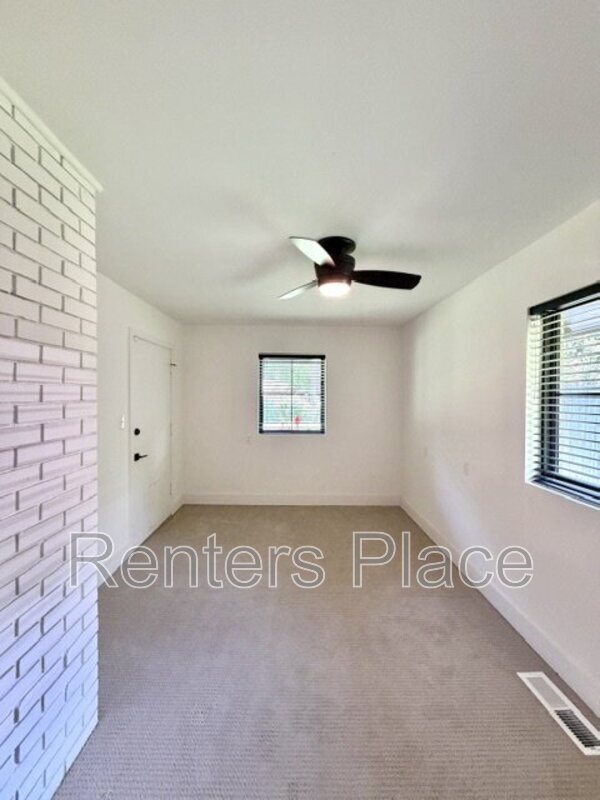 Building Photo - 2616 E 58th St