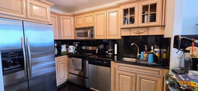 Building Photo - 5415 N Sheridan Rd