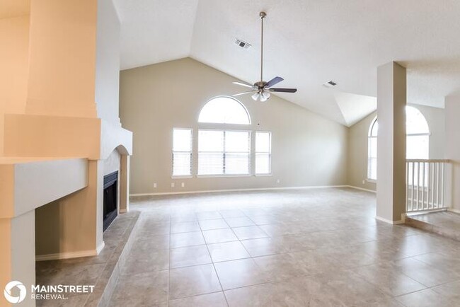 Building Photo - 9646 Quiet Lk, San Antonio, TX 78254