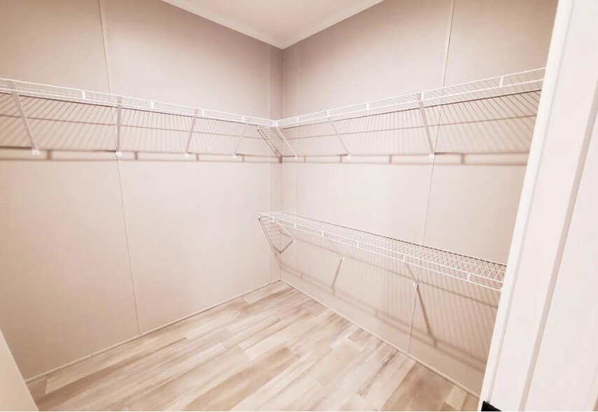 Building Photo - 9270 Windjammer Dr