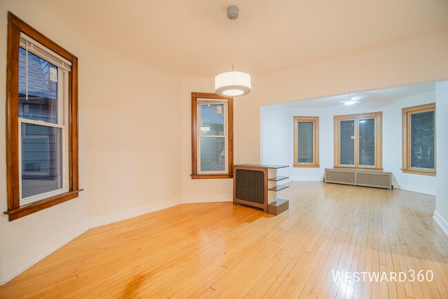 Building Photo - 4037 N Hamlin Ave