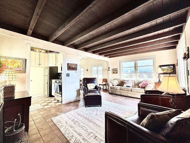 Building Photo - 1205O | Spanish Beach Bungalow Retreat | M...