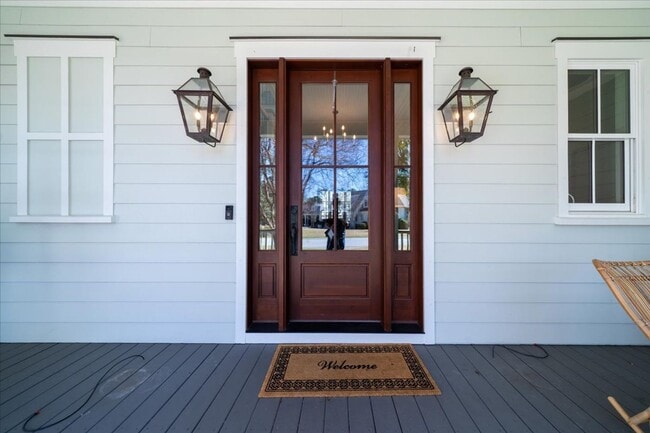 Building Photo - Fully Furnished Home In The Groves