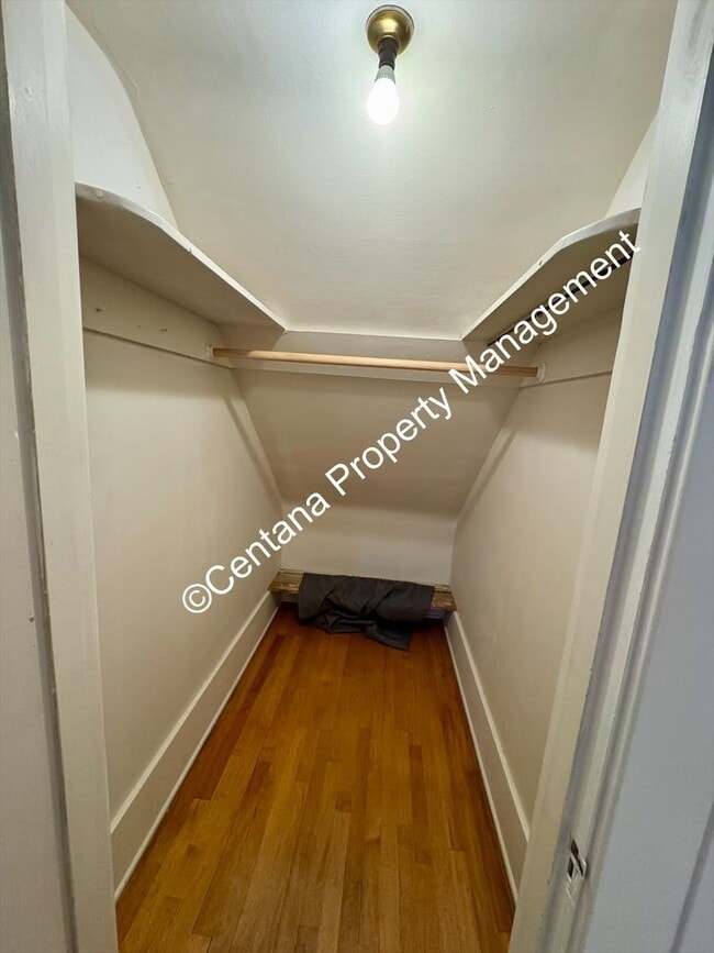 Building Photo - 205-207 N Excelsior Ave