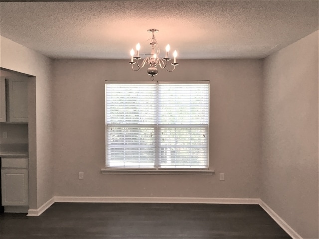 Building Photo - 10 Red Shirt Ct