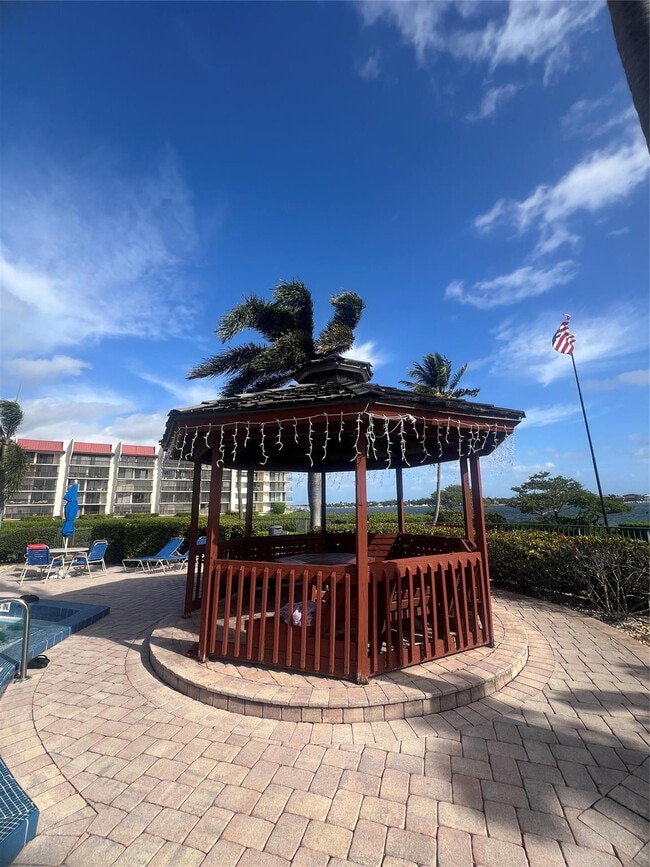 Building Photo - 7030 Half Moon Cir