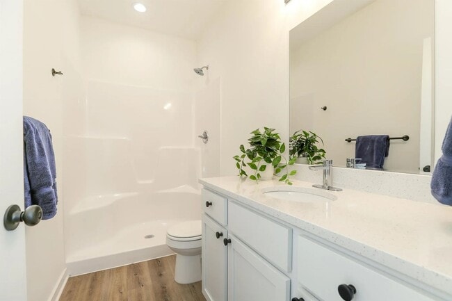 Building Photo - 5314-5316 Pinecrest