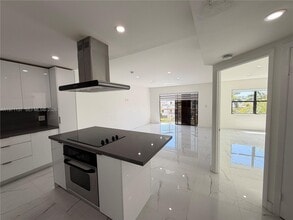 Building Photo - 8290 Lake Dr