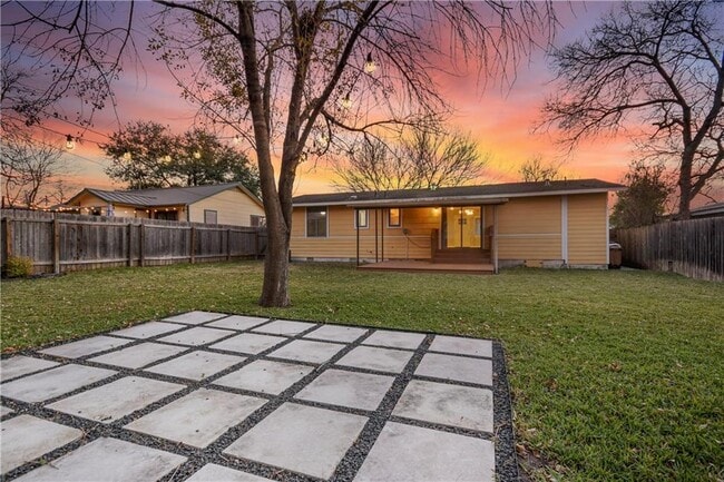 Building Photo - 108 E Skyview Rd