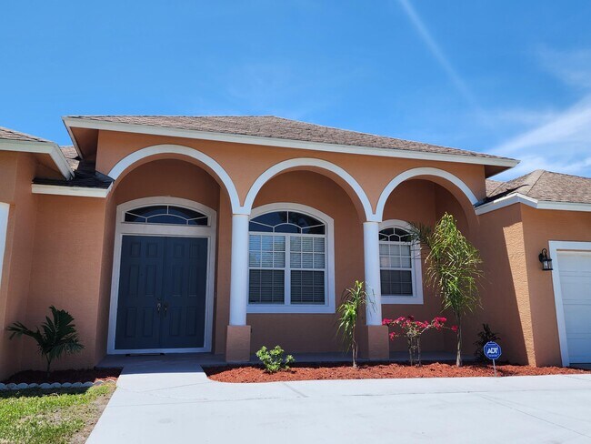 Building Photo - 4374 SW Savona Blvd