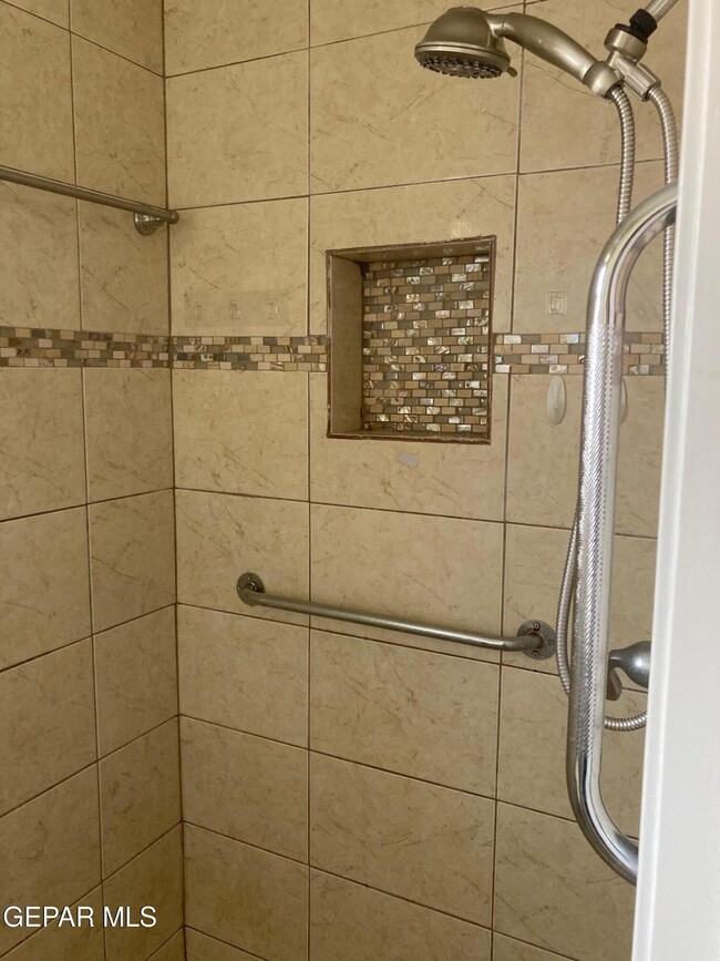 Building Photo - 10429 Birthstone Dr