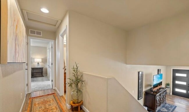 Building Photo - Beautiful 4 Bedroom in Loveland