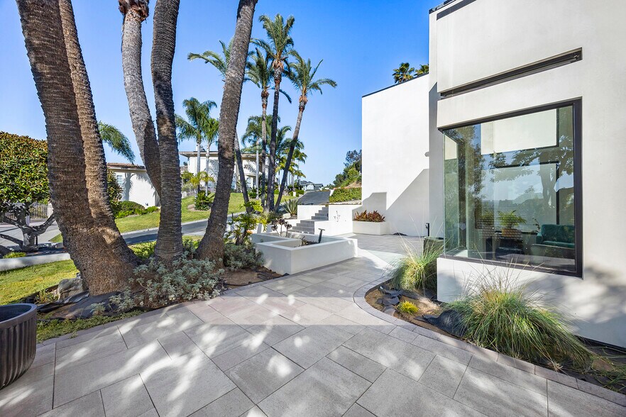 Building Photo - 275 S Owens Dr