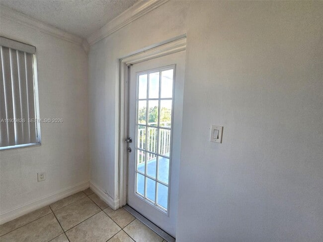 Building Photo - 6960 Miami Gardens Dr