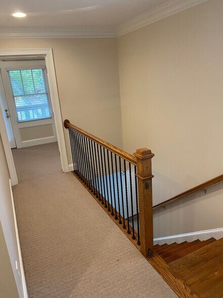 Building Photo - 945 Longley Ave NW