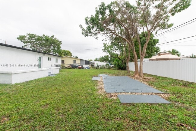 Building Photo - 11520 SW 142nd Terrace