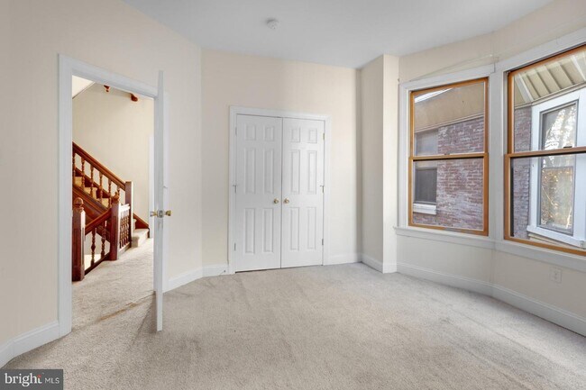 Building Photo - 4841 Cedar Ave