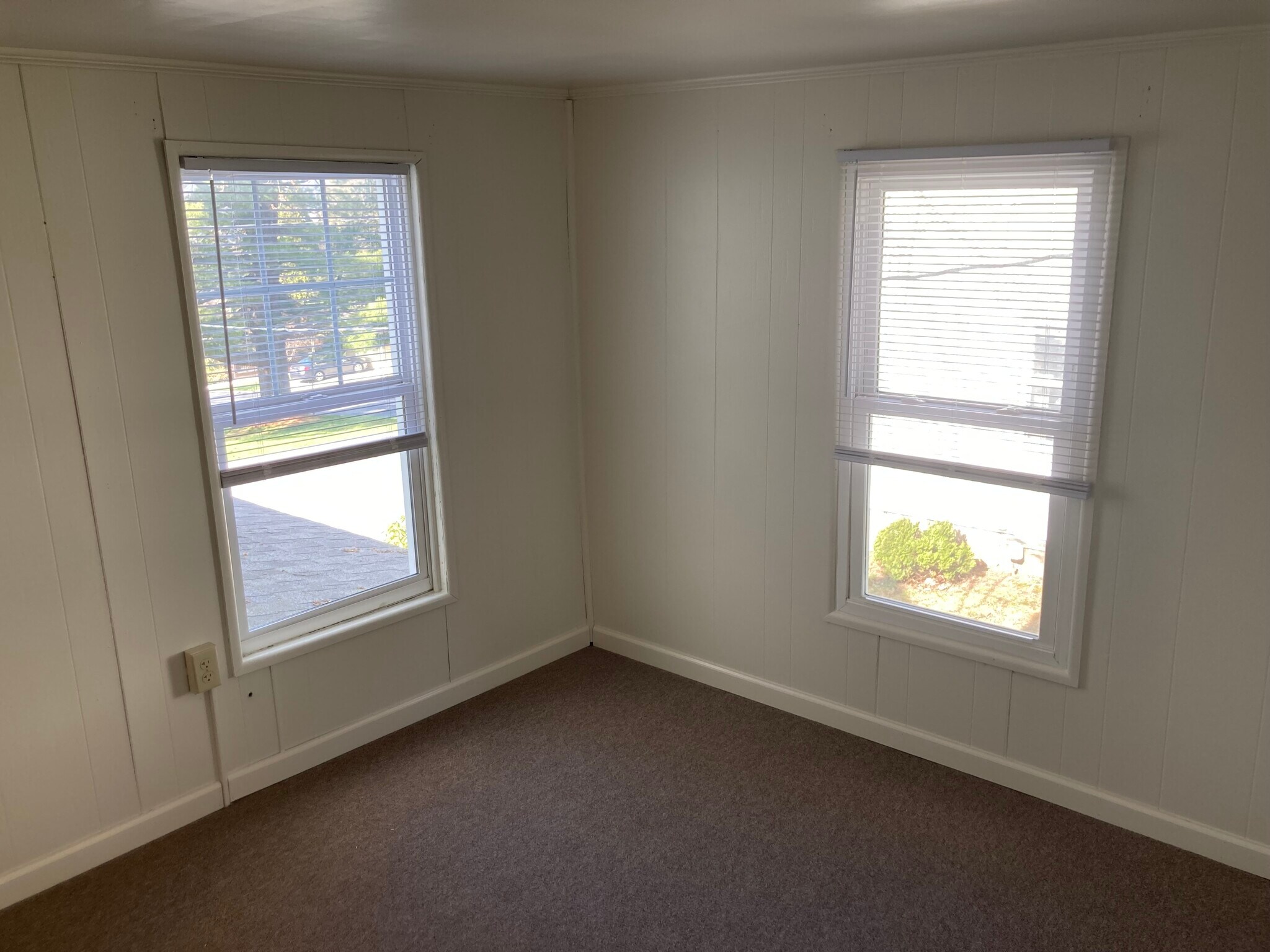 Building Photo - 1211 W Mountain Ave