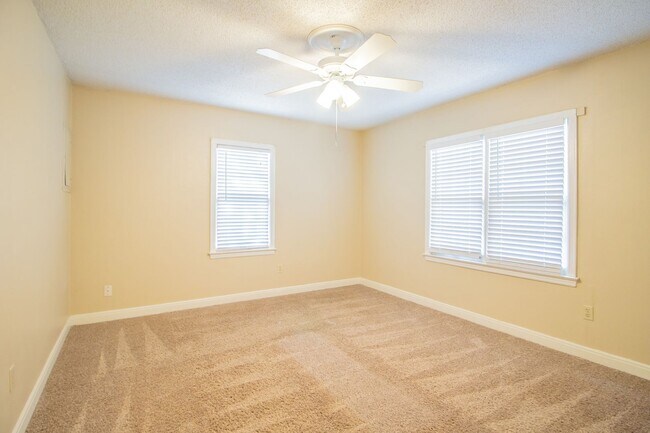 Building Photo - 3 Bedroom 2 bathroom house in Tech Terrace!