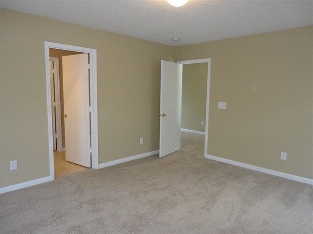 Building Photo - 137 Bellfare Dr