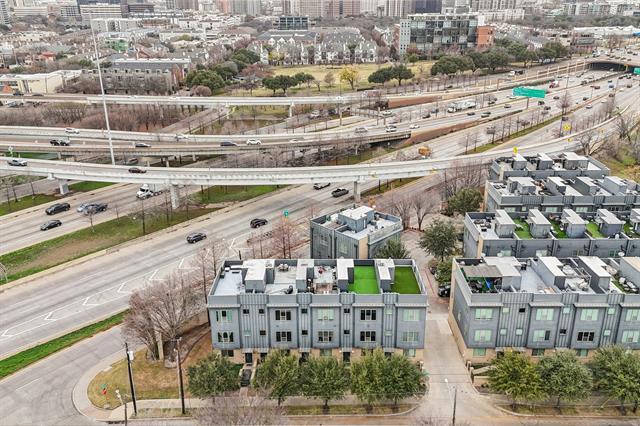 Building Photo - 3002 Zenia Dr