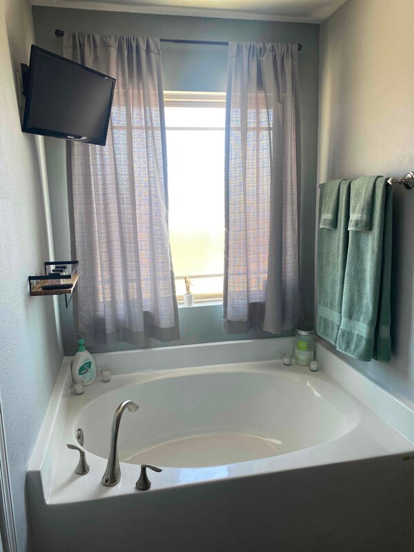 Building Photo - 5747 Periwinkle Ln