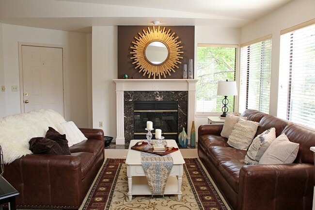 Building Photo - 5064 Foothills Dr