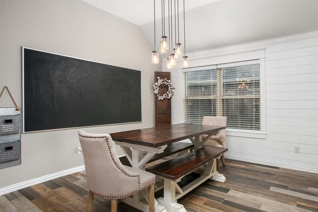 Building Photo - 3037 Broadhaven Dr