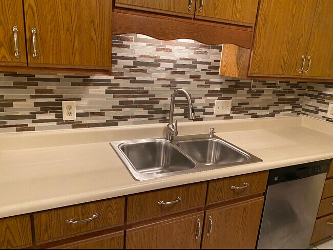 Kitchen - 9728 Timberview Ct